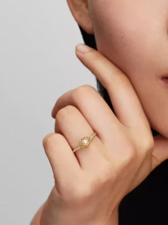 disney prinsessan ariels ring med behandlad stvattensprla i form av ett snckskal 14 karats guldpltering 1 330x440 - Disney-prinsessan Ariels ring med behandlad s&ouml;tvattensp&auml;rla i form av ett sn&auml;ckskal, 14 karats guldpl&auml;tering